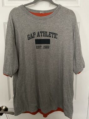 GAP Athletic Men's Grey Graphic Tee
Reversible size XL